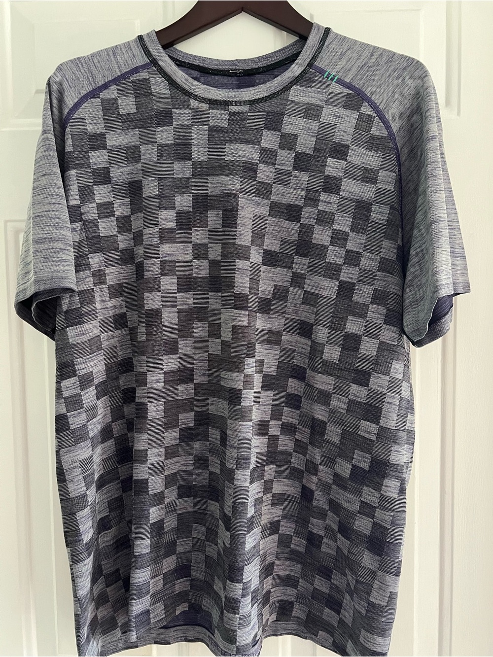 lululemon athletica Men’s Black & Gray Checkered Crewneck Sweater